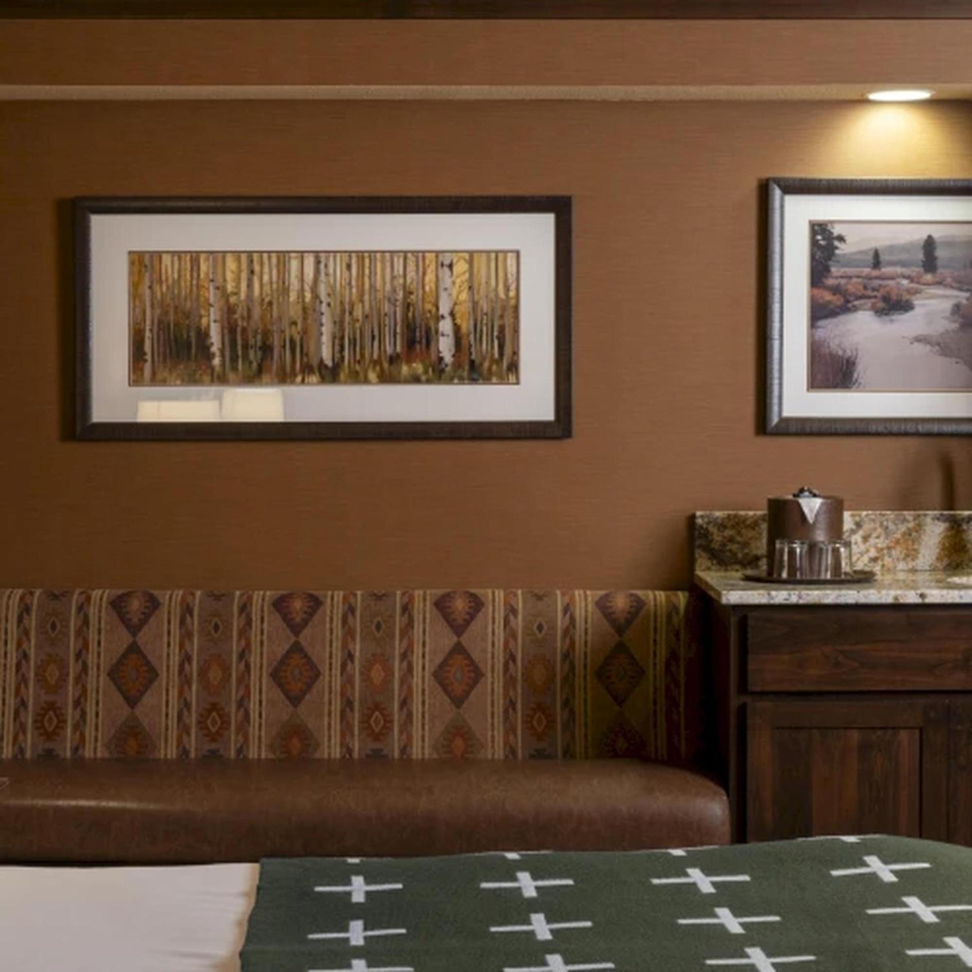 Wayfinder Bishop Hotel Exterior photo